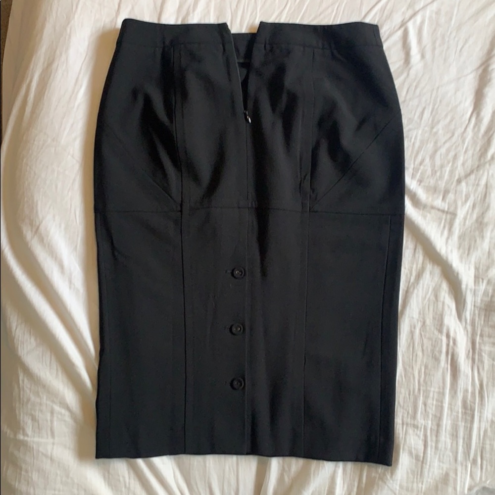 Body by Victoria Skirt - Picture 2 of 5